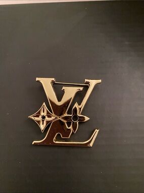Fashion Jewelry Gold Monogram Brooch with Floral Accents